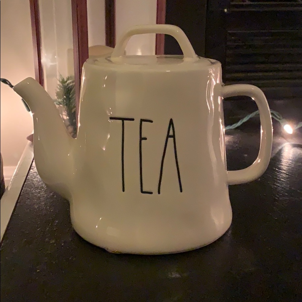 Rae Dunn tea pot